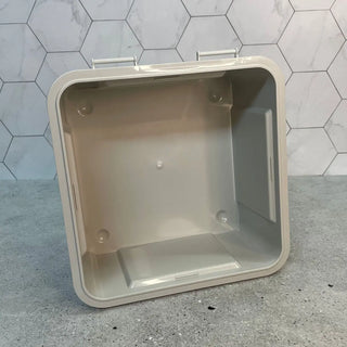 Container base with water level markings